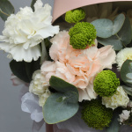 Цветы в коробке "Нежный персик"