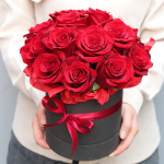 Коробка из 15 красных роз