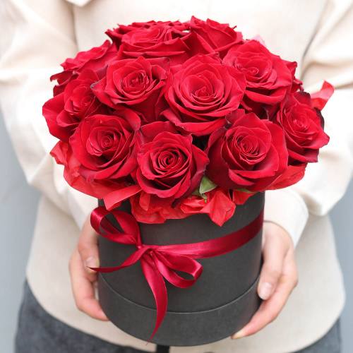 Коробка из 15 красных роз