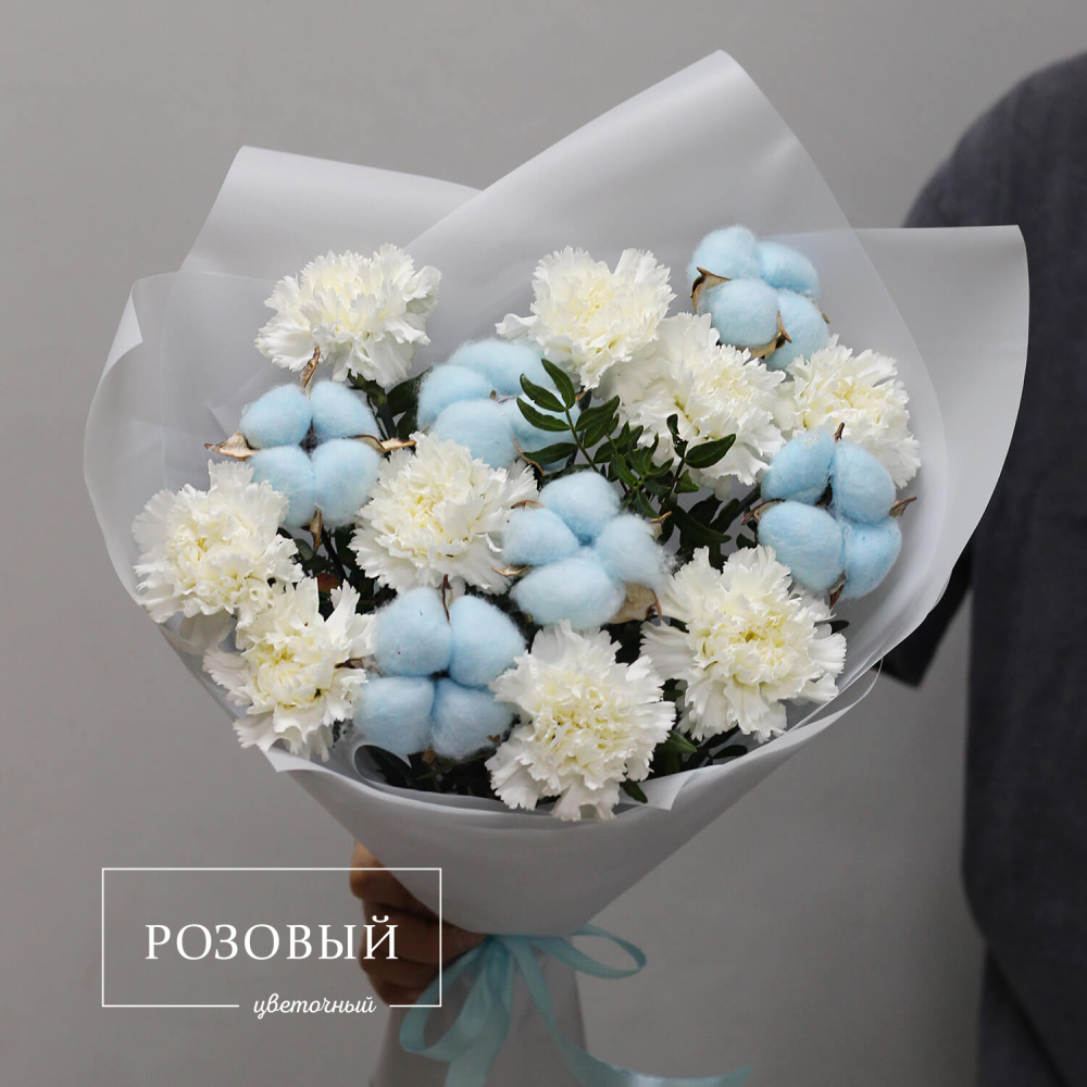 Букет белых гвоздик с хлопком