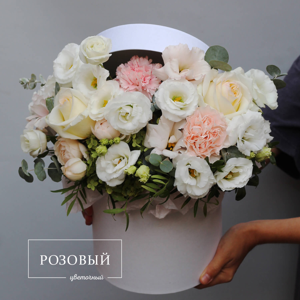 Букет с эустомой в коробке