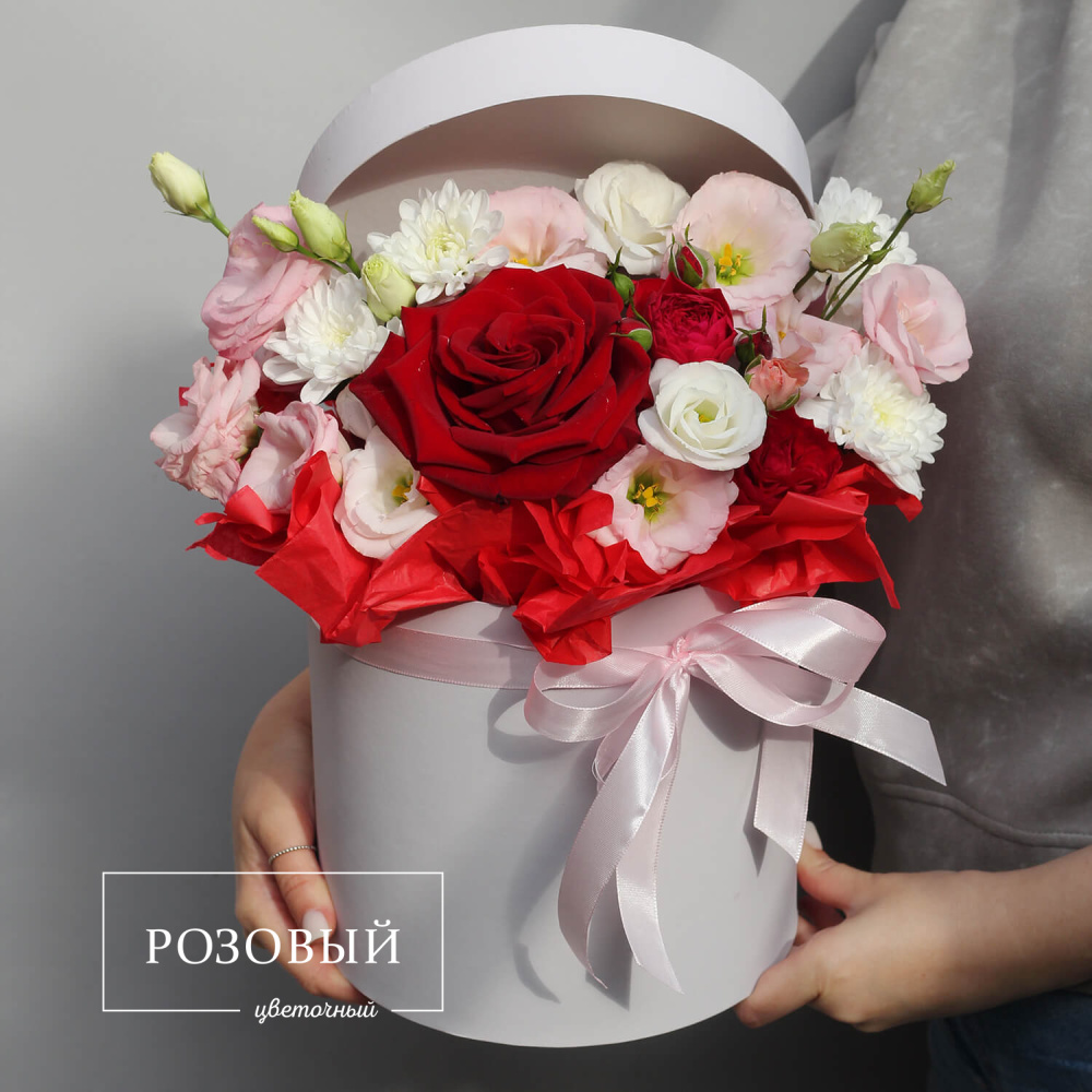 Букет цветов в коробке " С днем рождения"