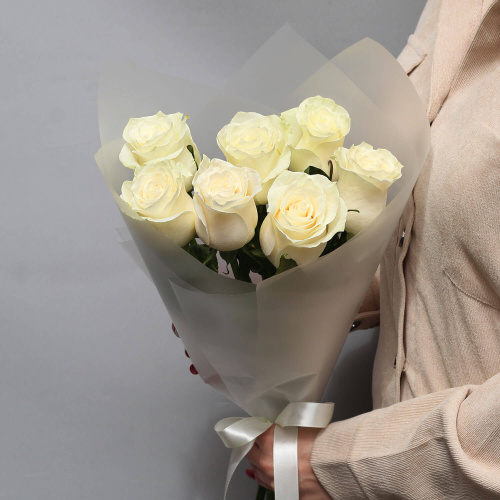 Букет из 7 белых роз