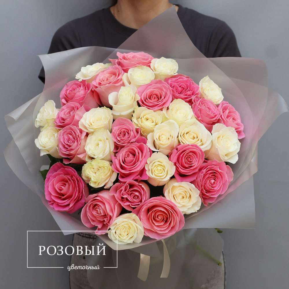 Букет из 37 разноцветных роз