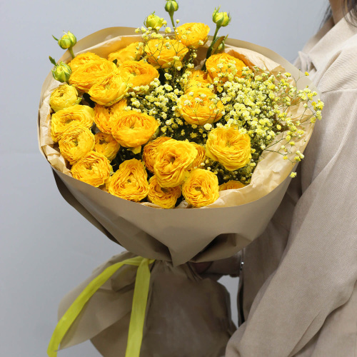 Букет кустовых роз "Под жарким солнцем"