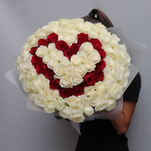 Сердце из роз "Любимой"