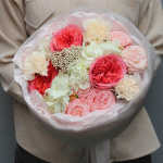 Авторский букет с пионовидными розами