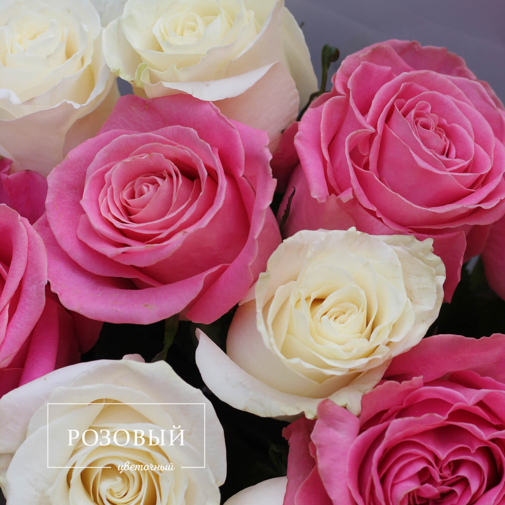 Букет из 11 разноцветных роз