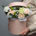 Цветы в коробке "Нежный персик"