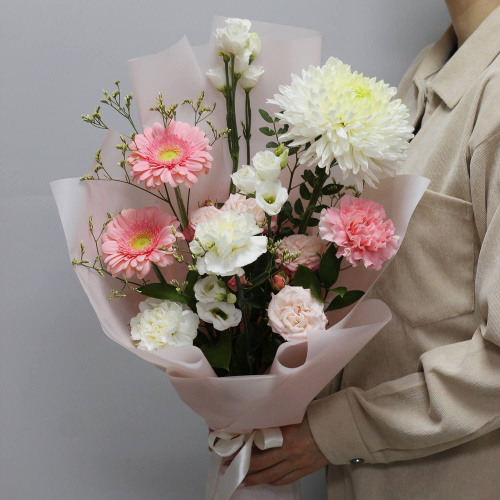 Букет с хризантемой и герберой