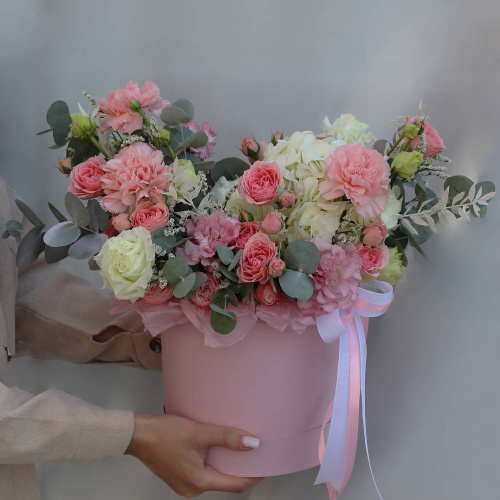 Розовый букет в коробке "Моя прелесть"