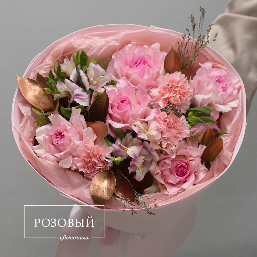 Розовый букет с розами