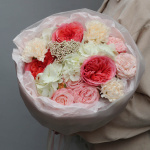 Авторский букет с пионовидными розами