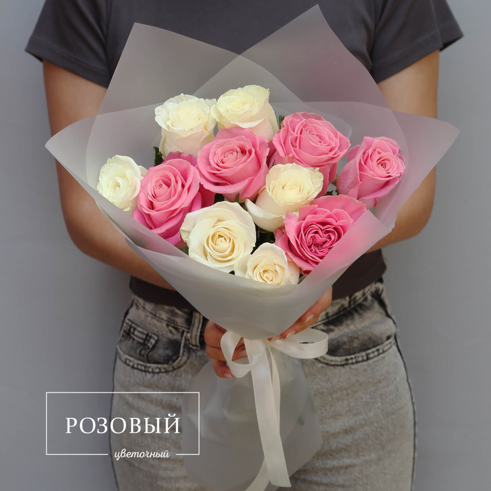 Букет из 11 разноцветных роз