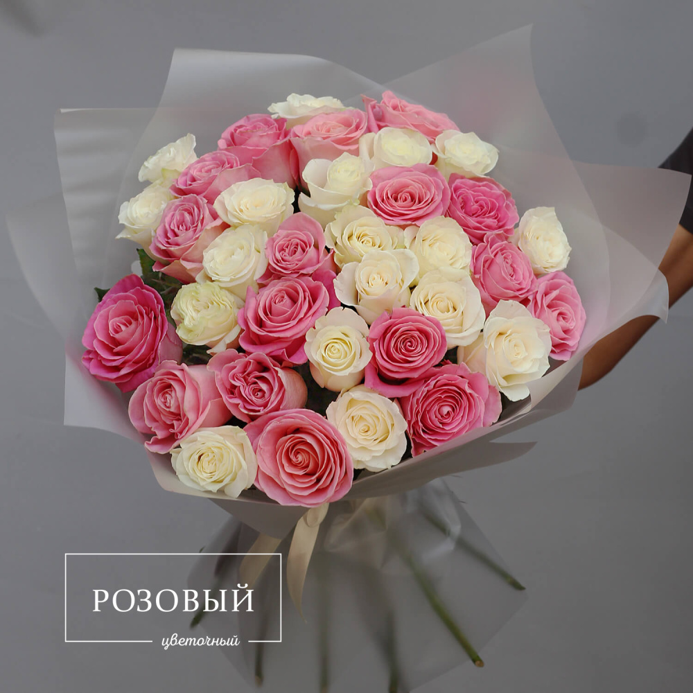 Букет из 37 разноцветных роз