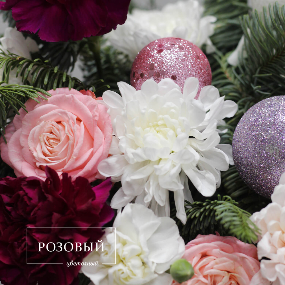 Новогодняя композиция с розами