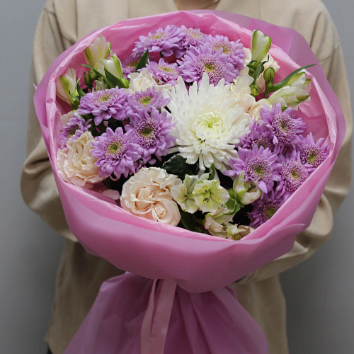 Букет с хризантемой "Приятный сюрприз" 