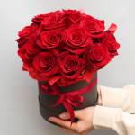 Коробка из 15 красных роз