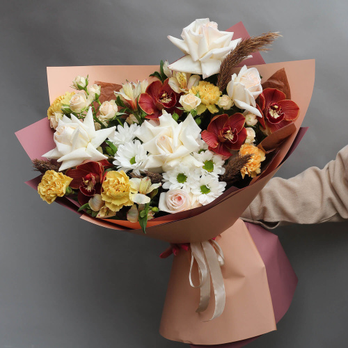 Букет с орхидеей и розой "Брауни"