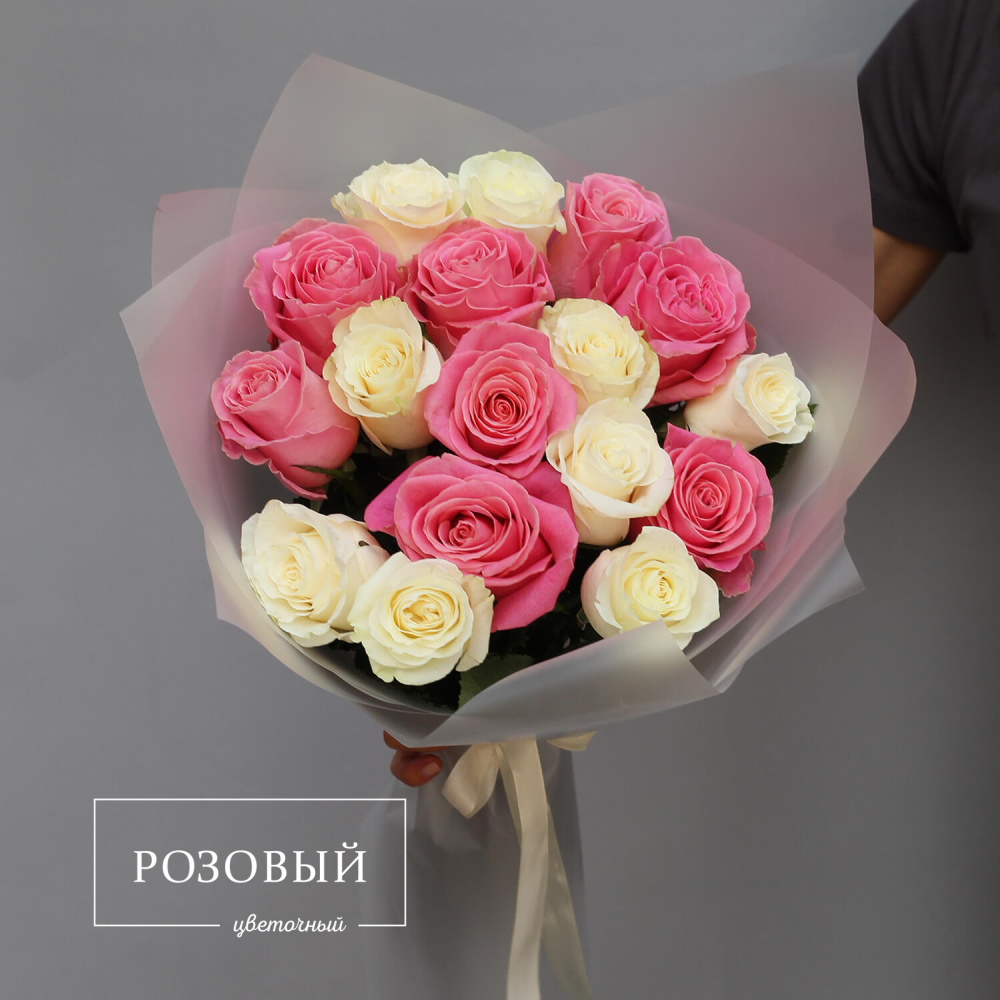 Букет из 17 разноцветных роз