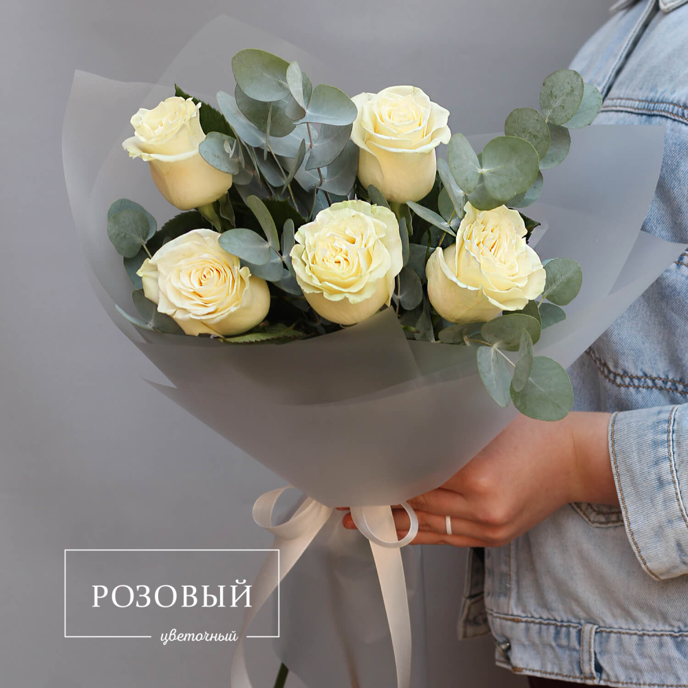 Букет из 5 белых роз