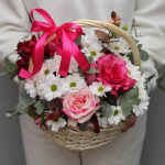 Букет роз и хризантем в корзине "Для тебя"