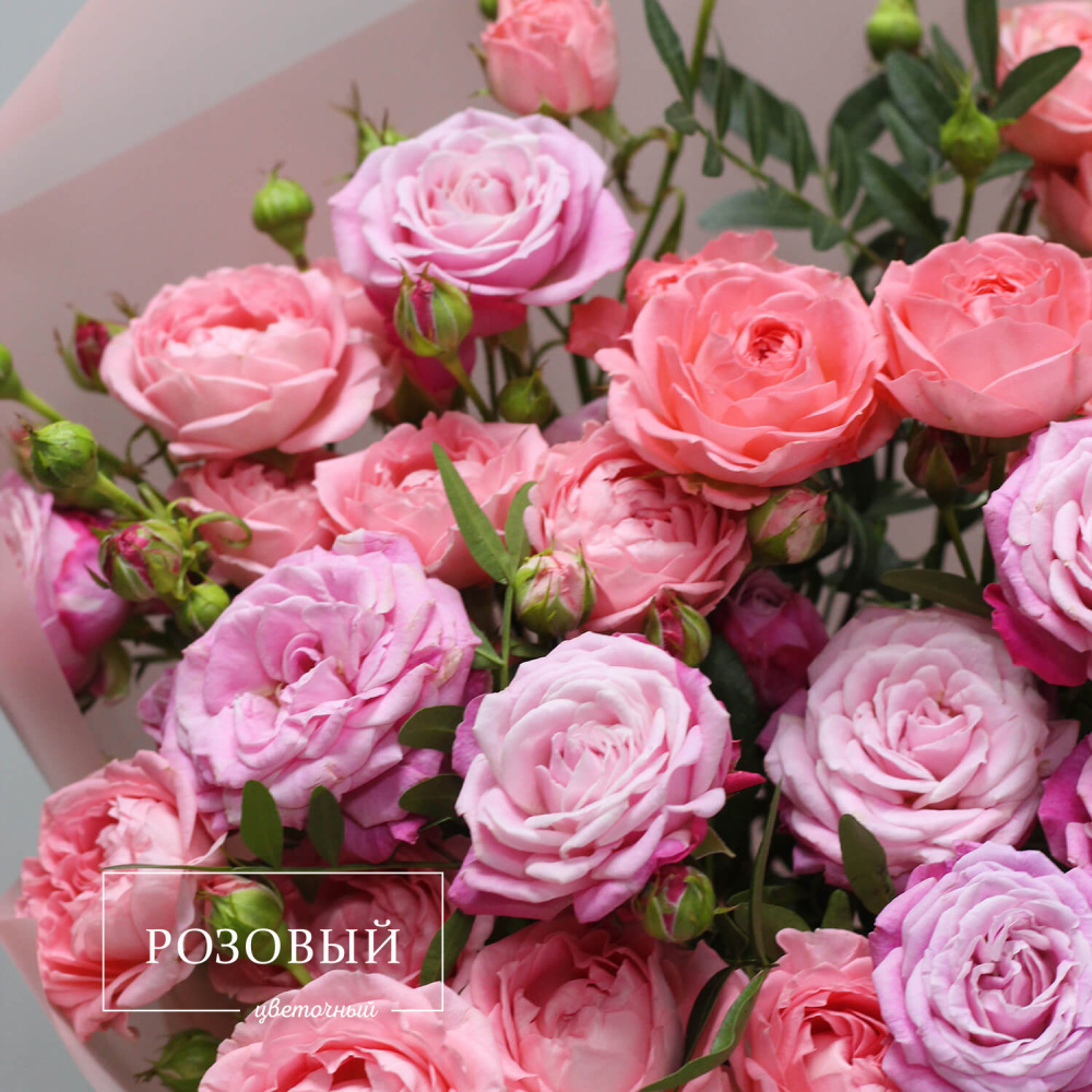 Букет из 7 кустовых роз