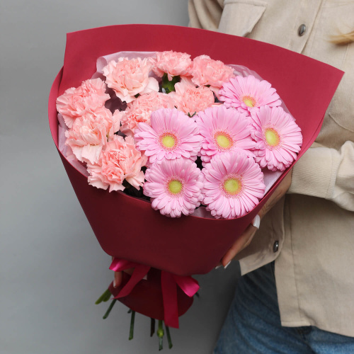 Букет с герберами и гвоздиками "Розовый"