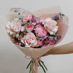 Букет с розами "Прекрасный день"