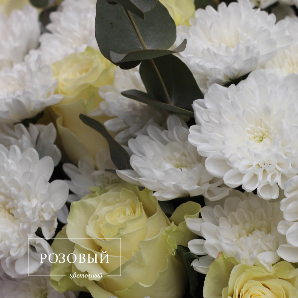 Большой букет из роз и хризантем