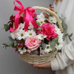 Букет роз и хризантем в корзине "Для тебя"