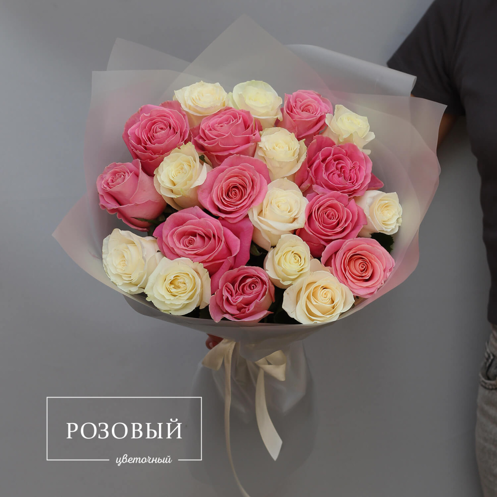 Букет из 21 разноцветной розы