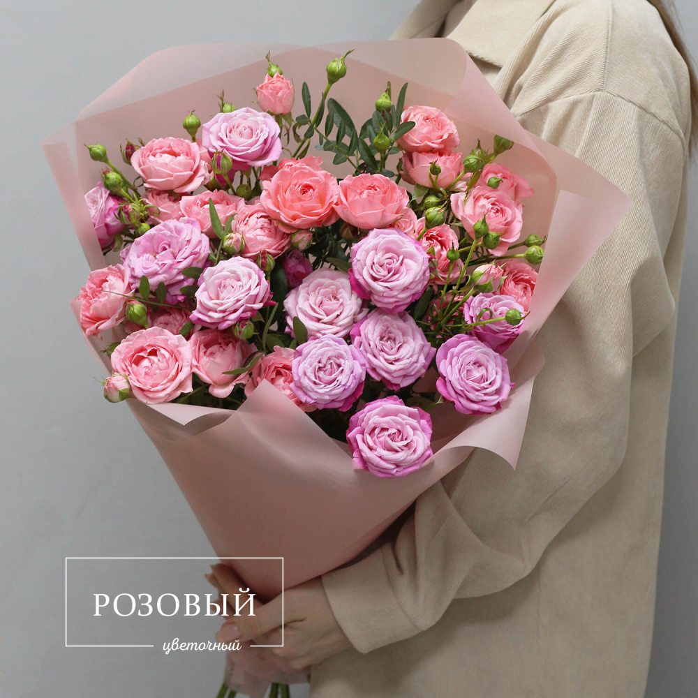 Букет из 7 кустовых роз