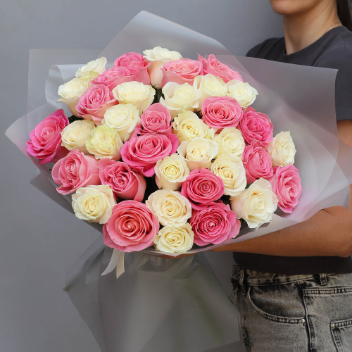 Букет из 41 разноцветной розы