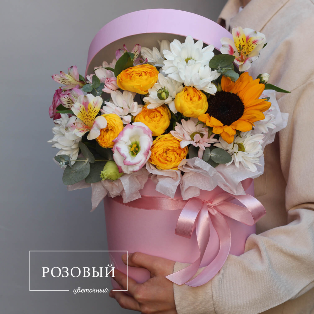 Букет с подсолнухом в шляпной коробке