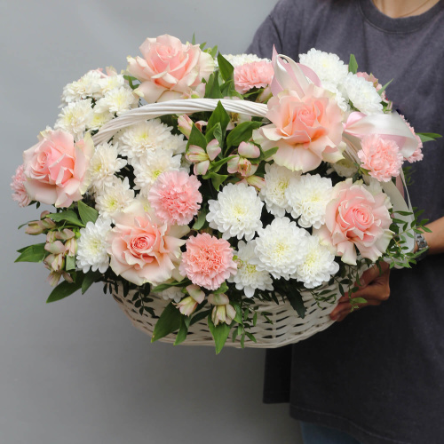 Корзина цветов "Долгожданная встреча"
