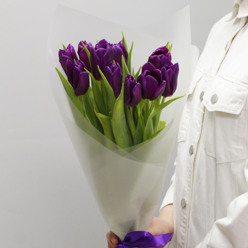 Букет из 11 сиреневых тюльпанов