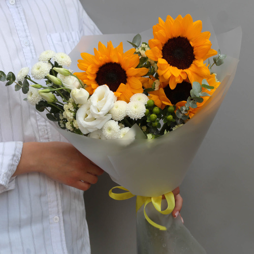 Букет с подсолнухами "Солнечный день"