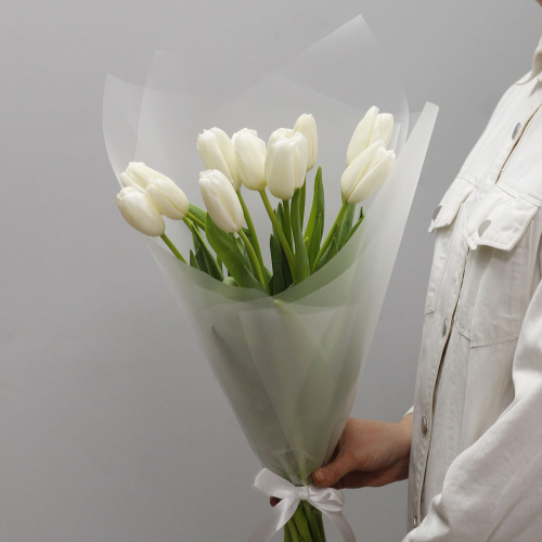 Букет из 11 белых тюльпанов