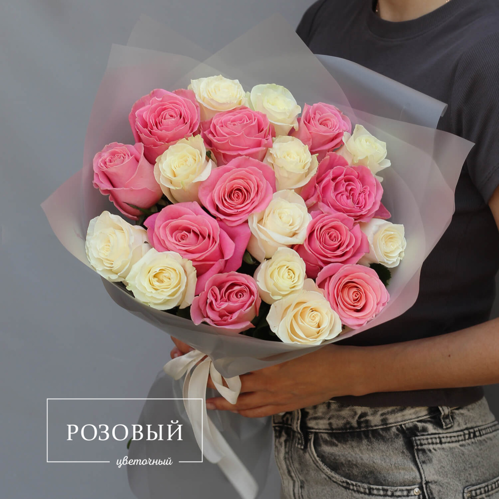 Букет из 21 разноцветной розы