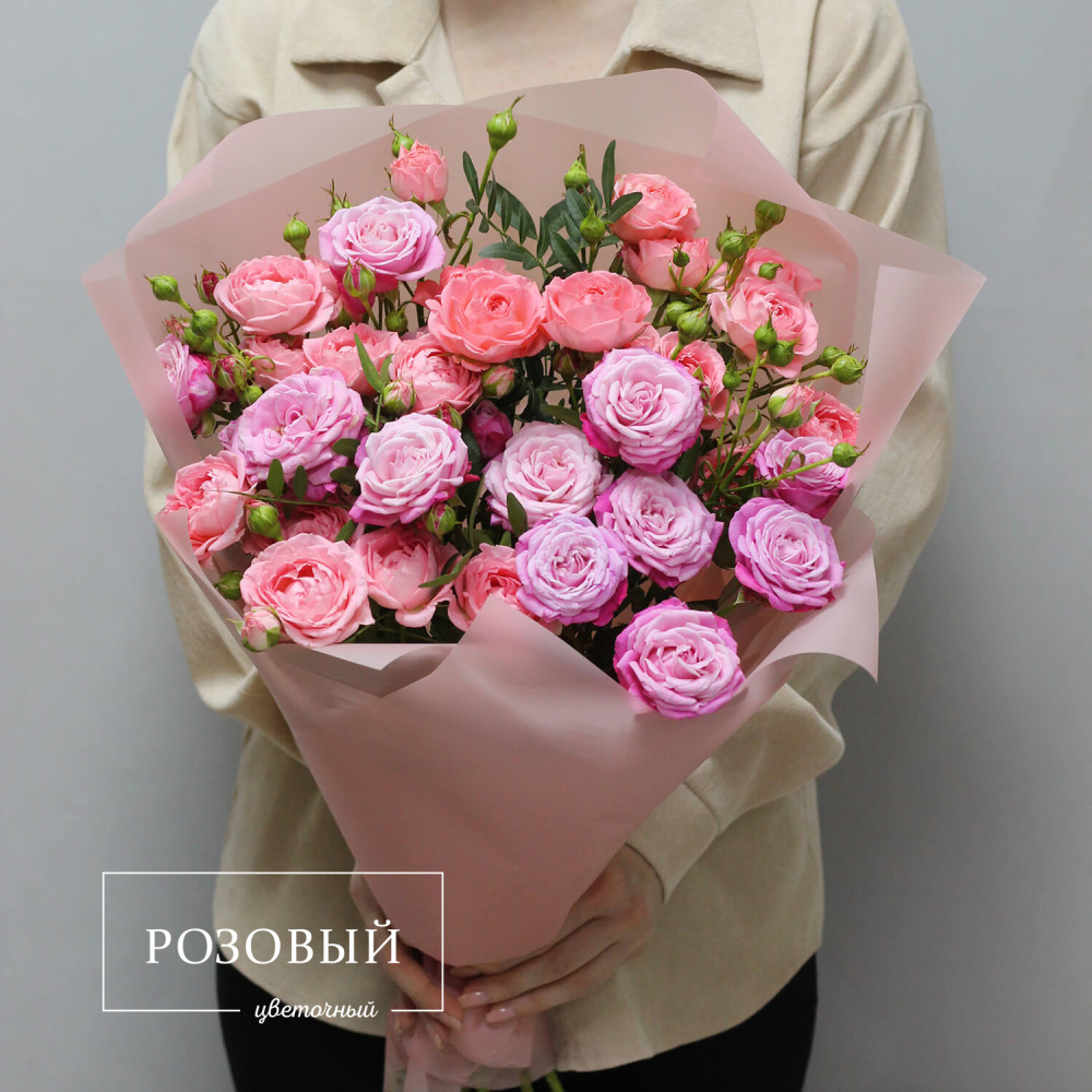 Букет из 7 кустовых роз