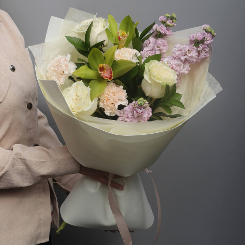 Букет с орхидеями "Фисташковый"