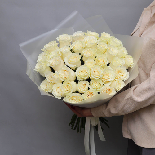 Букет из 37 белых роз