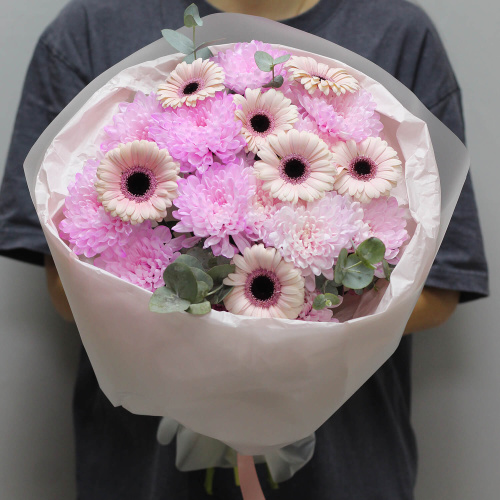 Букет из гербер и хризантем