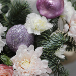 Новогодняя композиция с розами