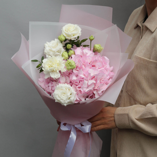 Букет с гортензией "Сладость"