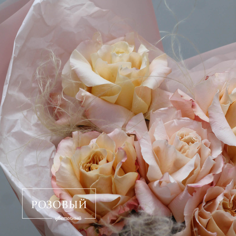 Букет из 5 пионовидных роз