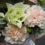 Цветы в коробке "Нежный персик"