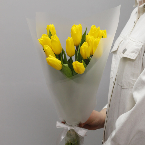 Букет из 15 желтых тюльпанов 