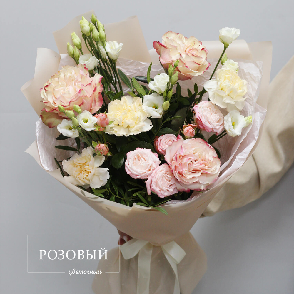 Букет с розами и гвоздиками